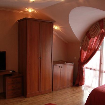 Kristall Hotel Bosteri Zewnętrze zdjęcie