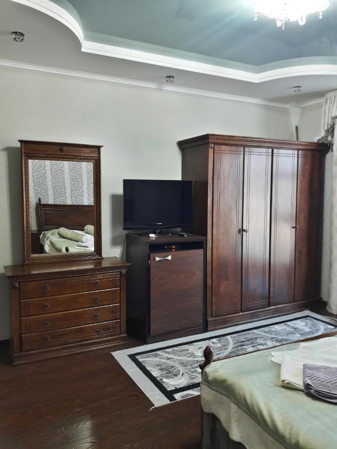 Kristall Hotel Bosteri Zewnętrze zdjęcie