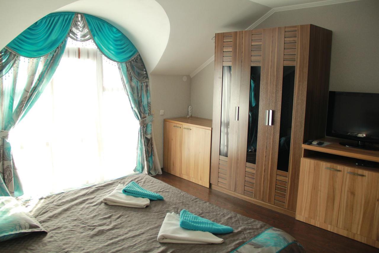 Kristall Hotel Bosteri Zewnętrze zdjęcie