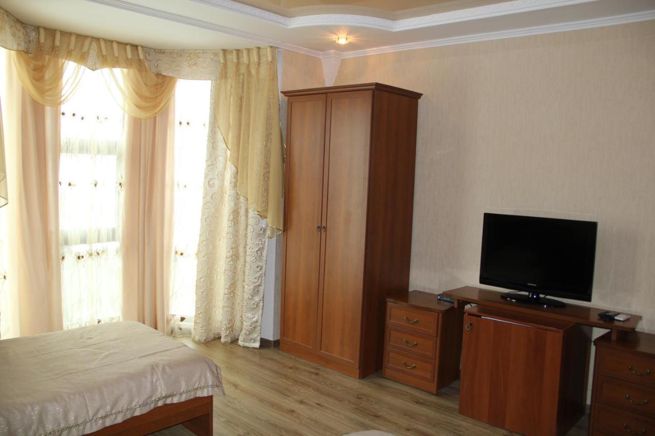 Kristall Hotel Bosteri Zewnętrze zdjęcie