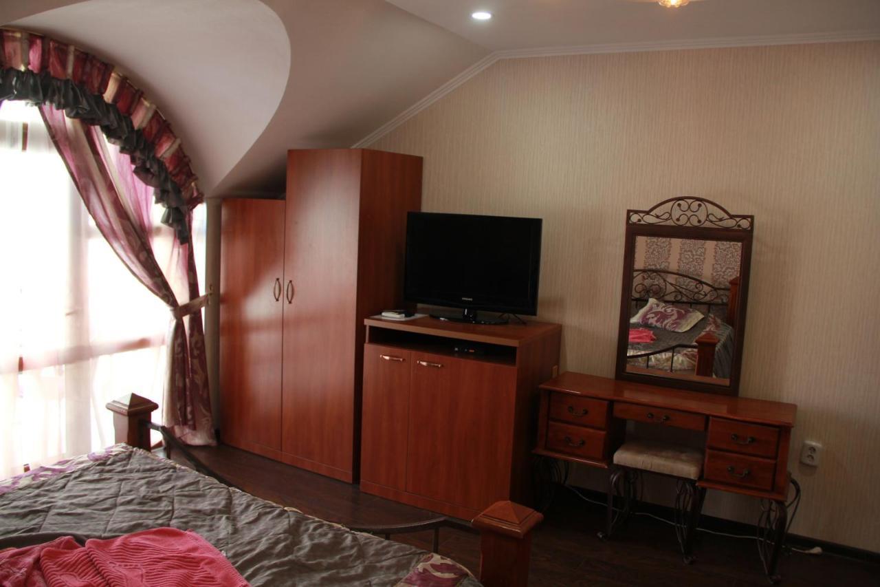 Kristall Hotel Bosteri Zewnętrze zdjęcie