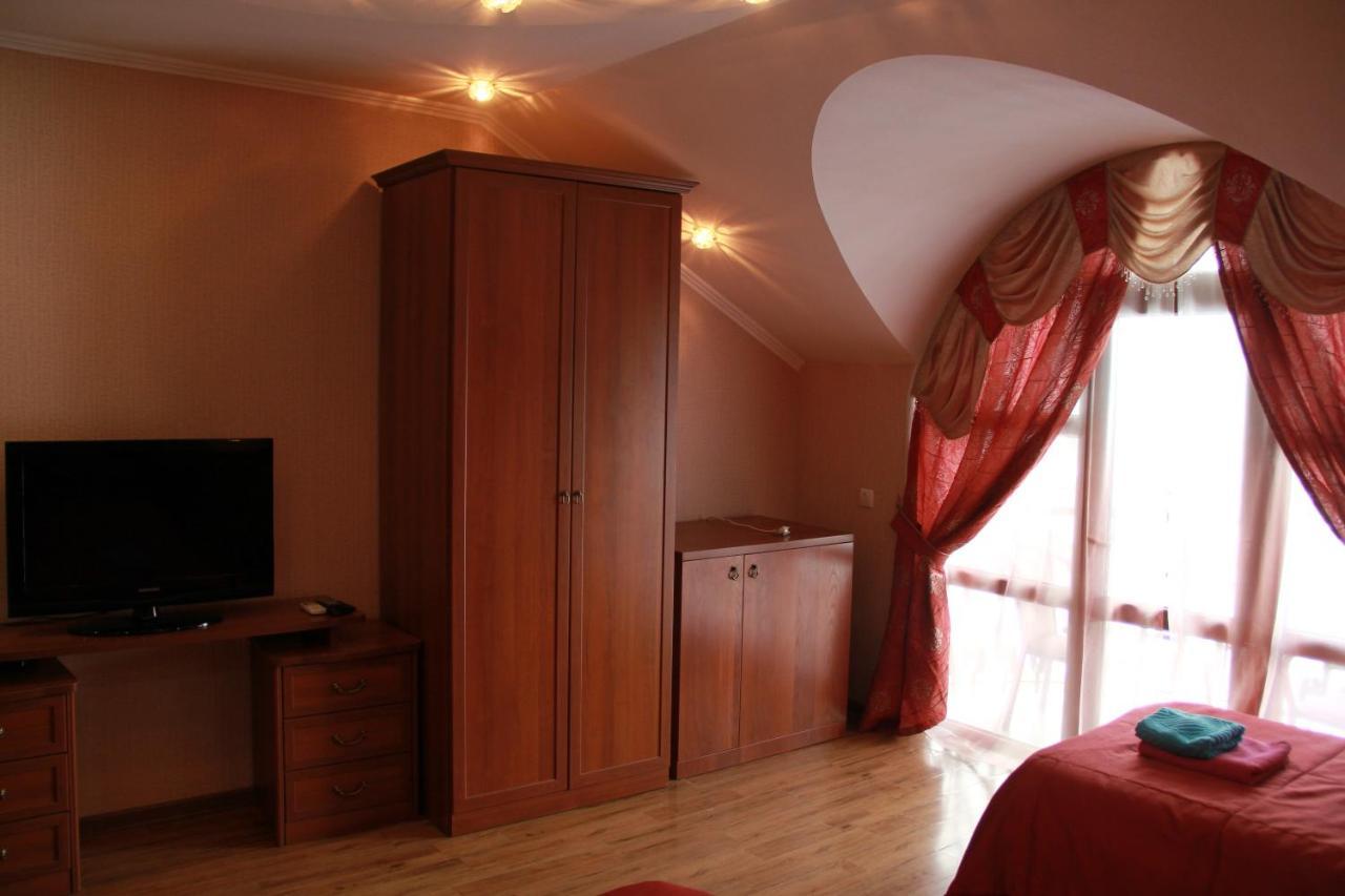 Kristall Hotel Bosteri Zewnętrze zdjęcie