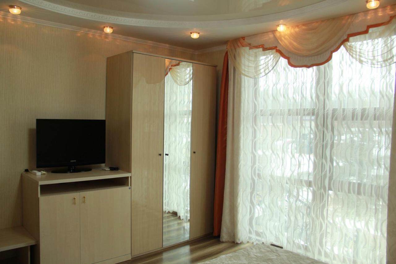 Kristall Hotel Bosteri Zewnętrze zdjęcie