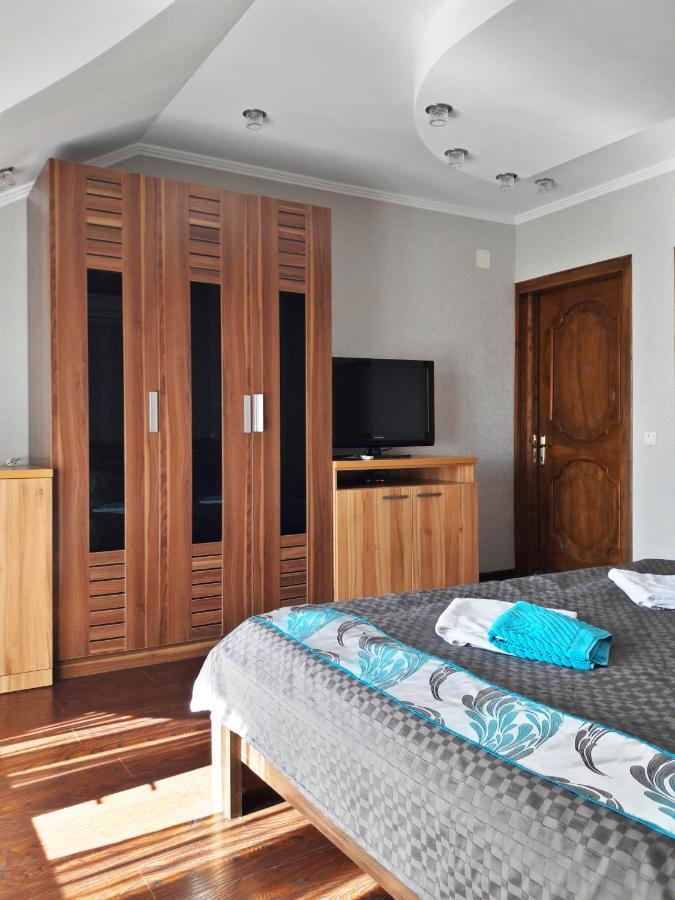 Kristall Hotel Bosteri Zewnętrze zdjęcie