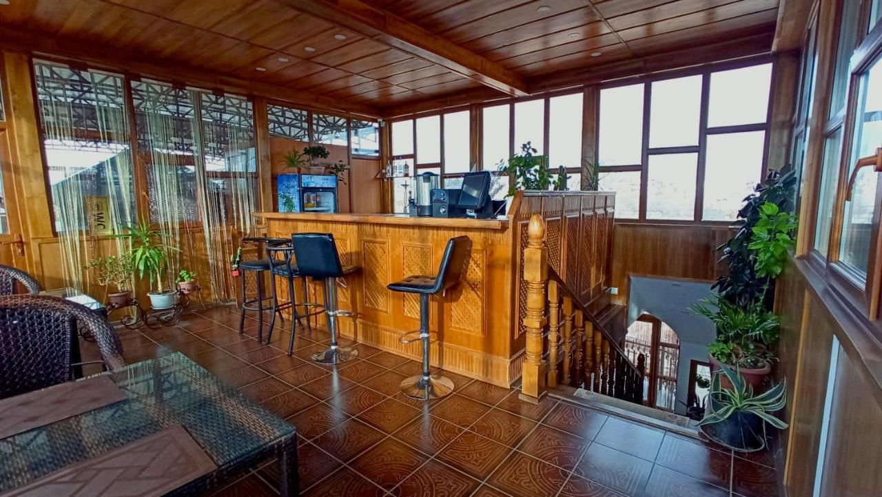 Kristall Hotel Bosteri Zewnętrze zdjęcie